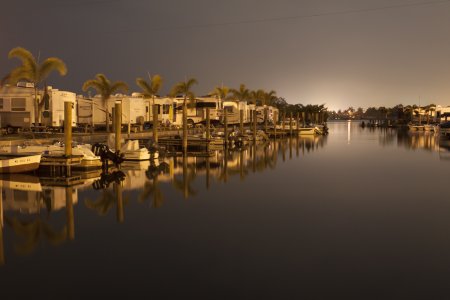 Onze campeerplek bij nacht in Fort Myers Beach
